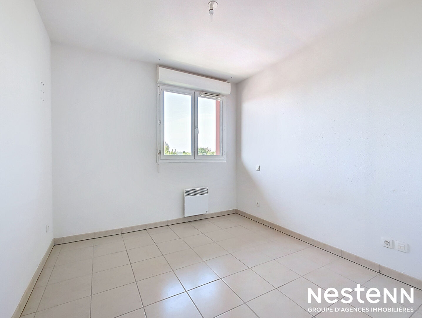Castanet-Tolosan. Appartement 4 pièces en dernier étage avec ascenseur, terrasse et parking en sous-sol.