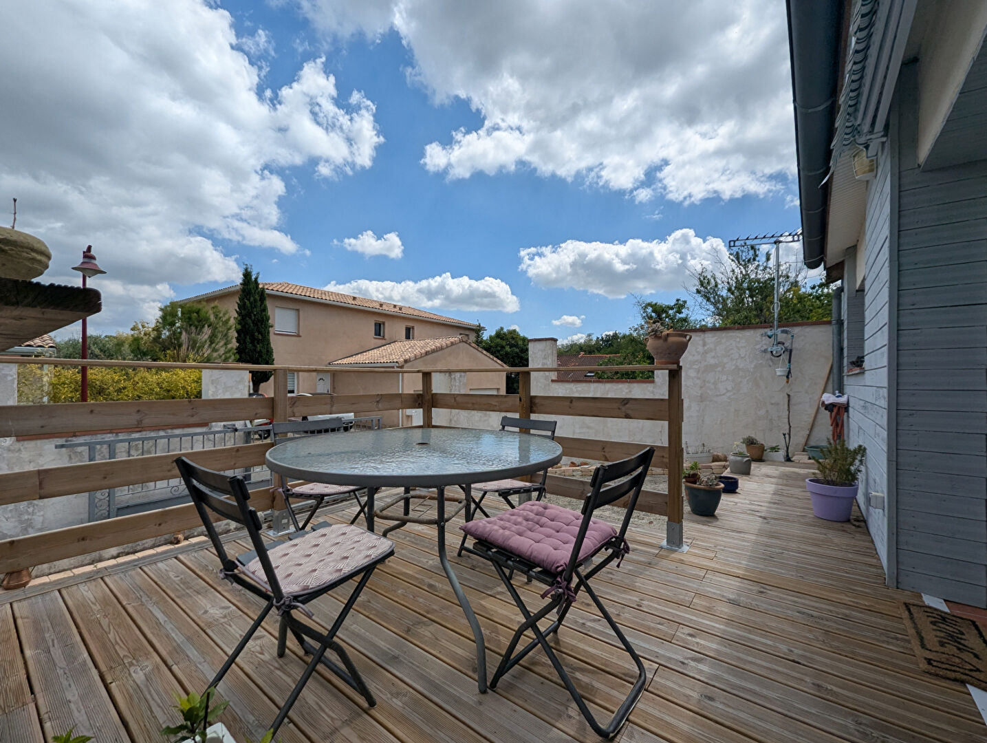 Maison 3 pièces entièrement rénovée avec jardin à vendre à Péchabou