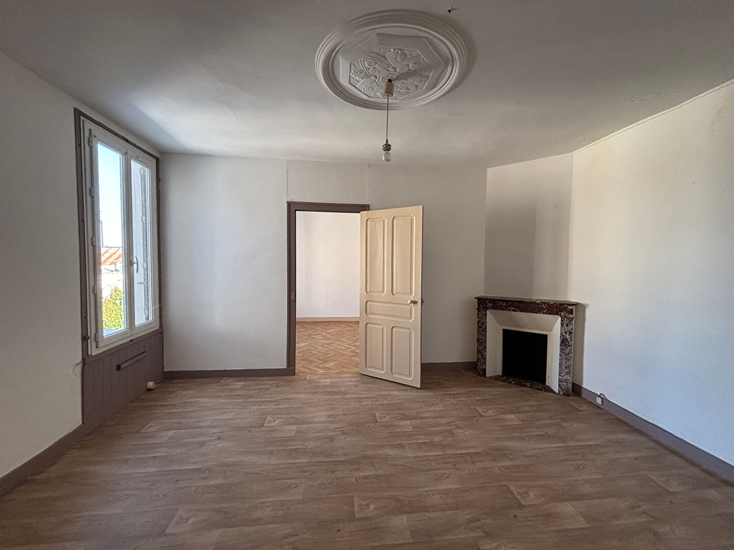 A vendre - Local commercial - 250m² - SOMLOIRE - Opportunité d'investissement - D5889