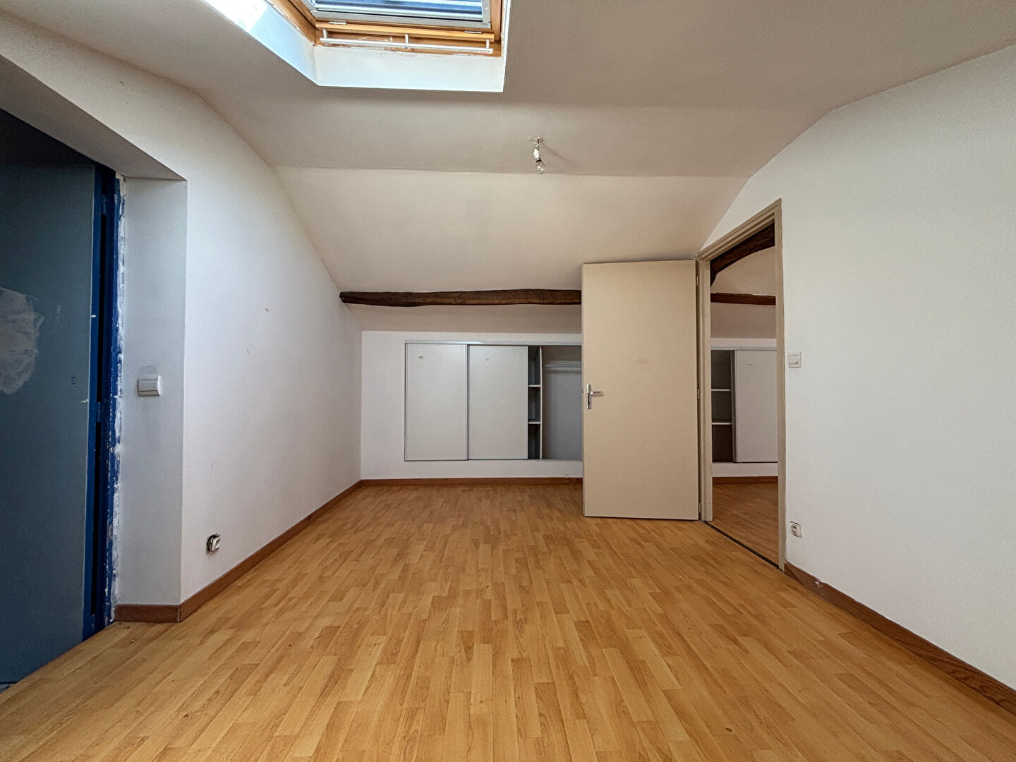 A vendre - Local commercial - 250m² - SOMLOIRE - Opportunité d'investissement - D5889