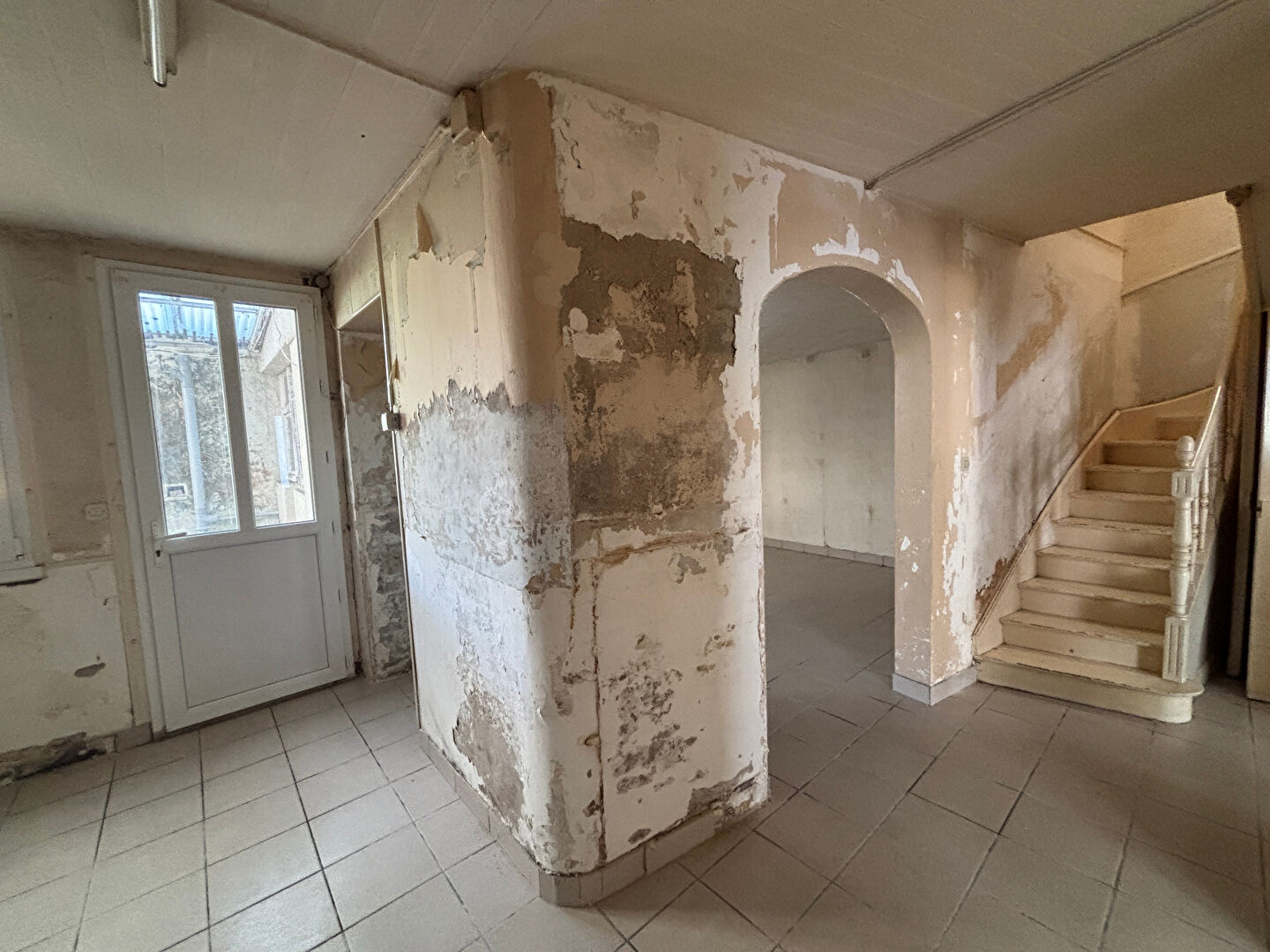 A vendre - Local commercial - 250m² - SOMLOIRE - Opportunité d'investissement - D5889