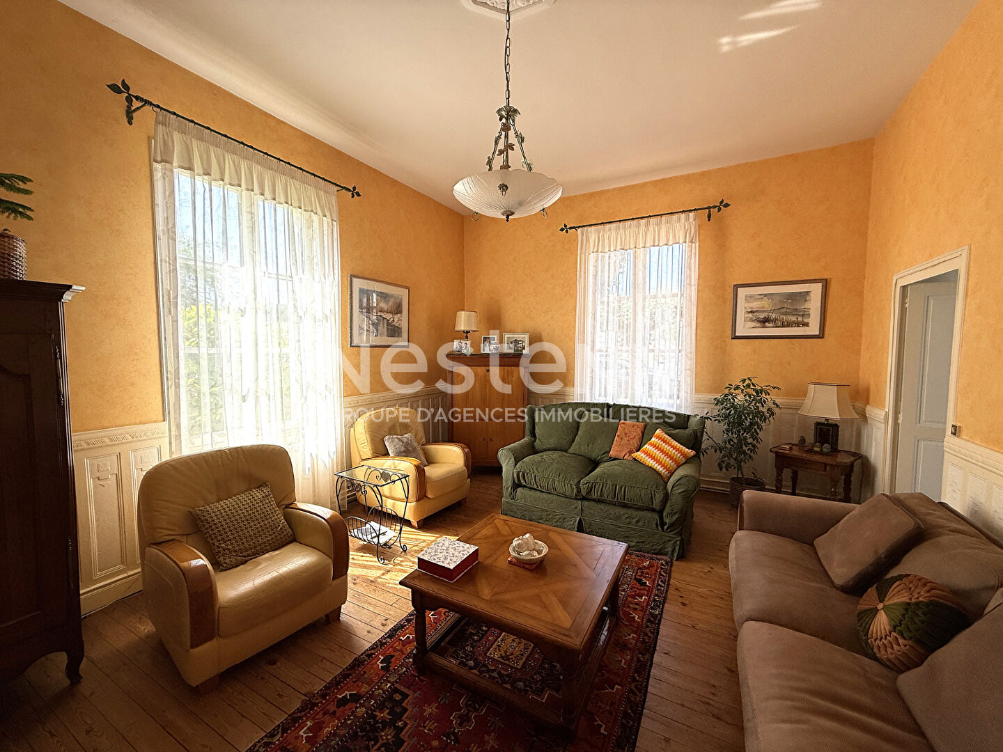 A vendre - Maison de maitre -  8 pièces - Coeur de  Montreuil Bellay - 217.43 m2 -  D5894