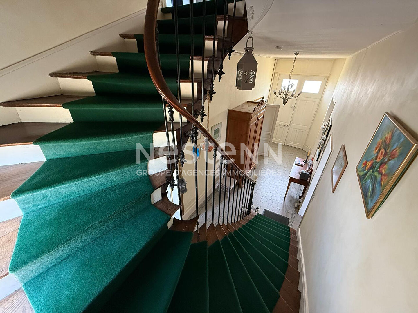 A vendre - Maison de maitre -  8 pièces - Coeur de  Montreuil Bellay - 217.43 m2 -  D5894