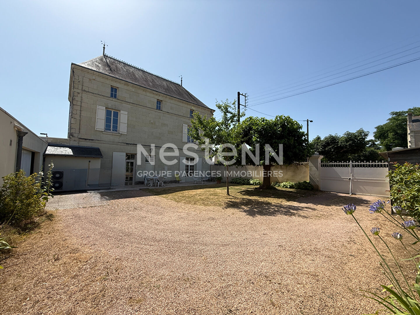 A vendre - Maison de maitre -  8 pièces - Coeur de  Montreuil Bellay - 217.43 m2 -  D5894