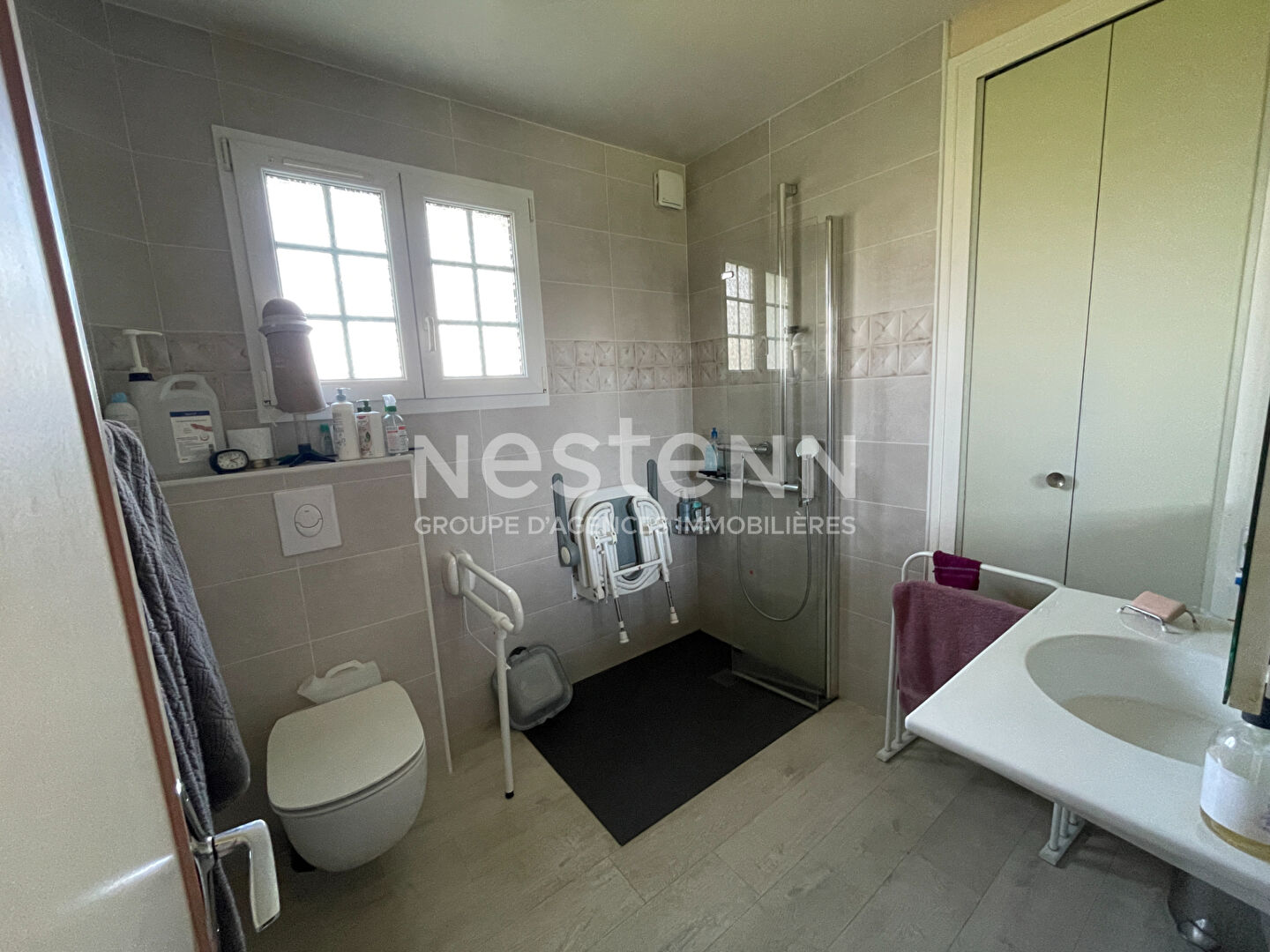 A vendre néo-bretonne 4 chambres près de 3800 m² de parcelle.