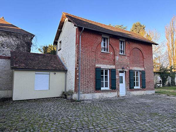 Vente par agence immobiliere à Marines (95640)