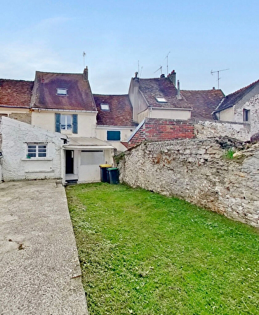 Vente par agence immobiliere à Marines (95640)