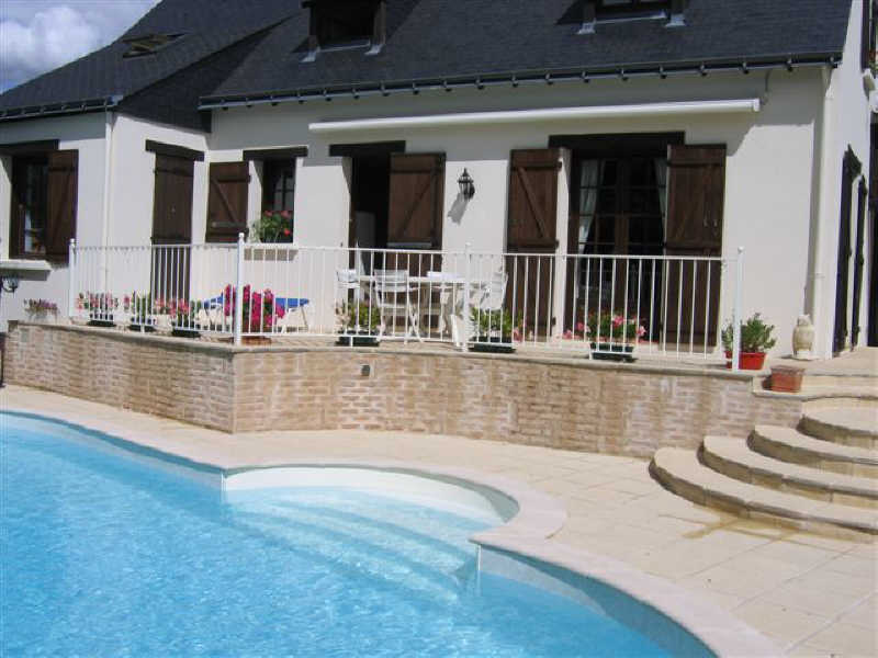 MAISON BOUCHEMAINE - 7 pièce(s) - 152 m2