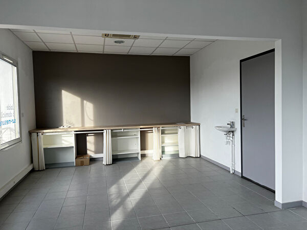 Location local-professionnel à Villeneuve tolosane (31270)
