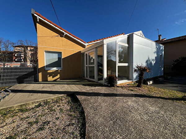 Location local-professionnel à Villeneuve tolosane (31270)