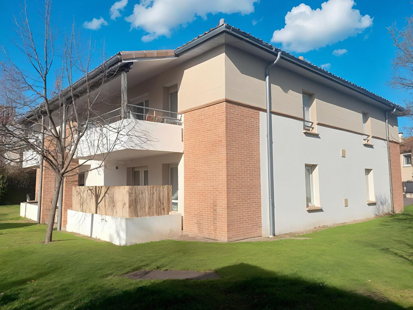 A VENDRE - TOULOUSE quartier Bonnefoy - Appartement 2 pièces 46m² avec terrasse et parking extérieur