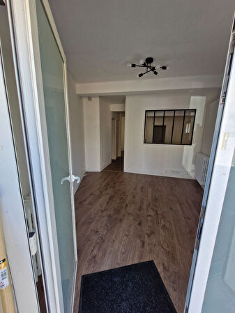 Location local-professionnel à Villeneuve tolosane (31270)