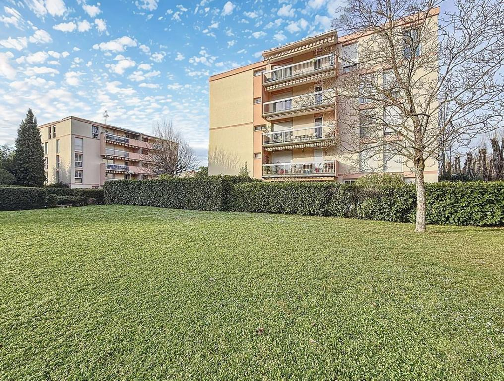 A VENDRE - TOULOUSE quartier Sept Deniers - Appartement T3 93m²  avec parking et cave
