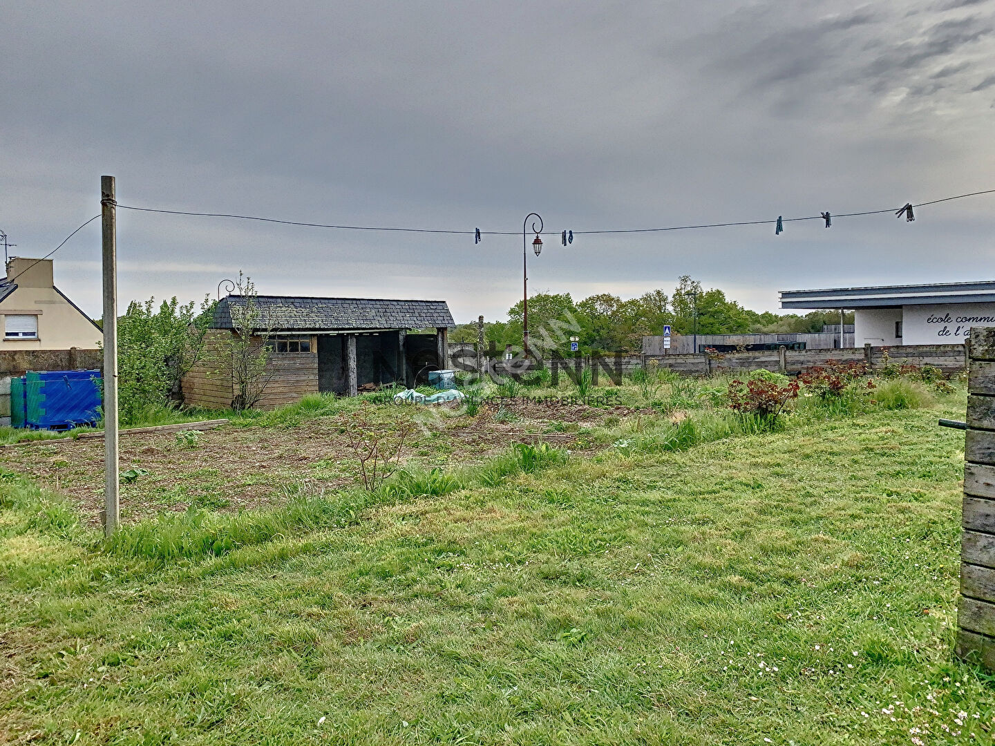 Terrain constructible à vendre en plein centre d'Ambon