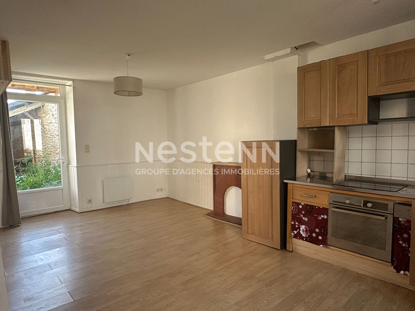 A vendre maison en pierre - bourg de Limerzel