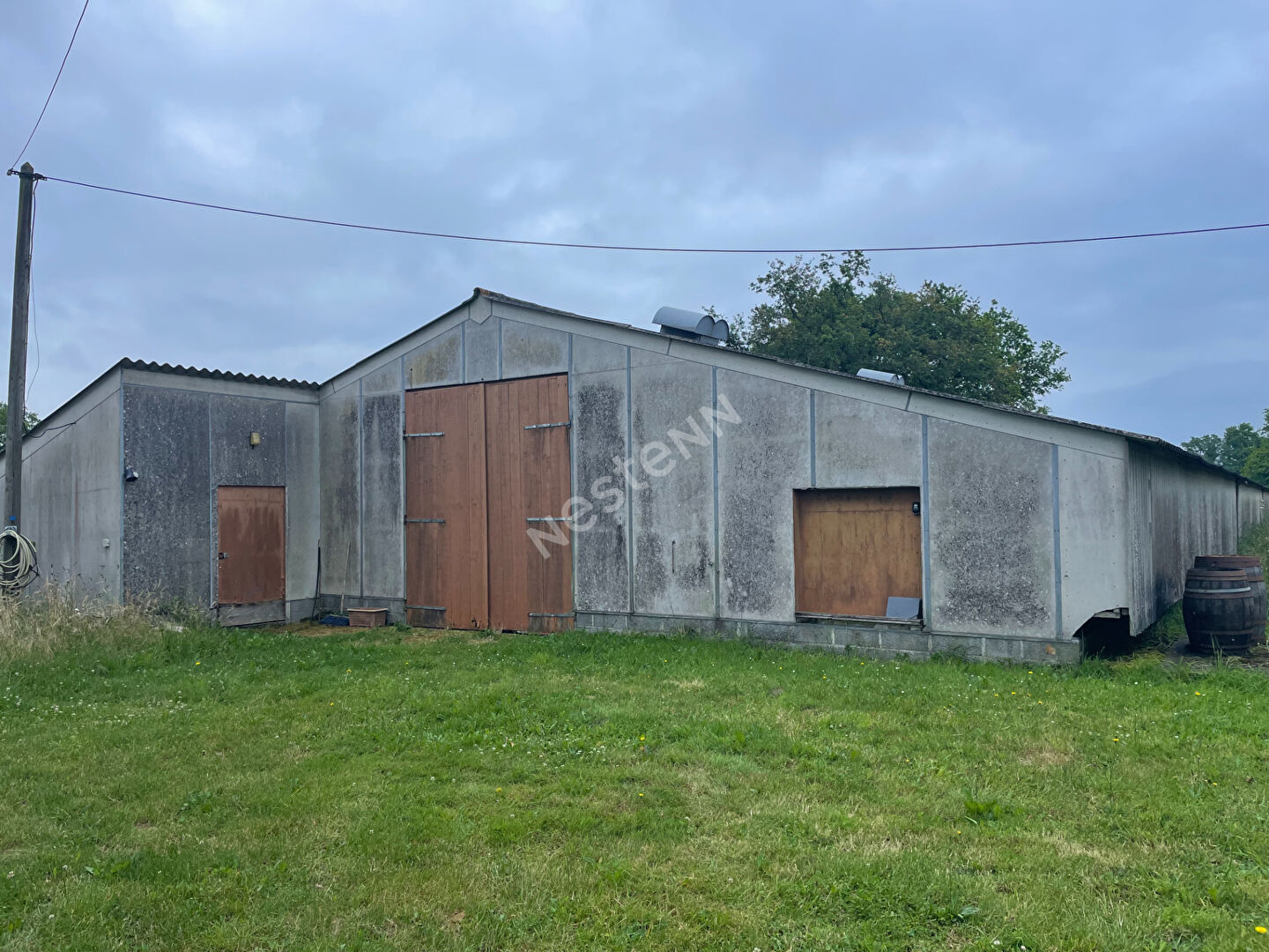 Corps de ferme avec 1.6 hectares de terrain à Limerzel