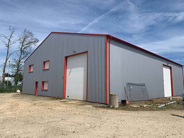 Location local-professionnel à Saint andre des eaux (44117)