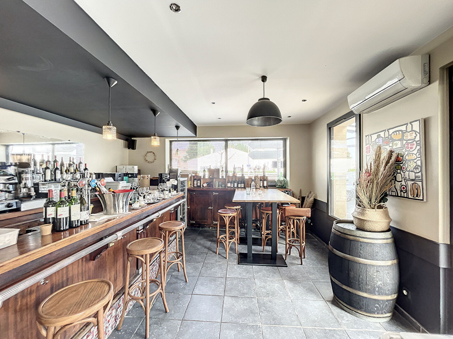 Restaurant avec terrasse, très belle visibilité sur axe passant