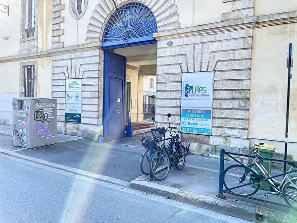 Location local-professionnel à Bordeaux (33000)