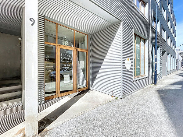 Vente local-professionnel à Bordeaux (33300)