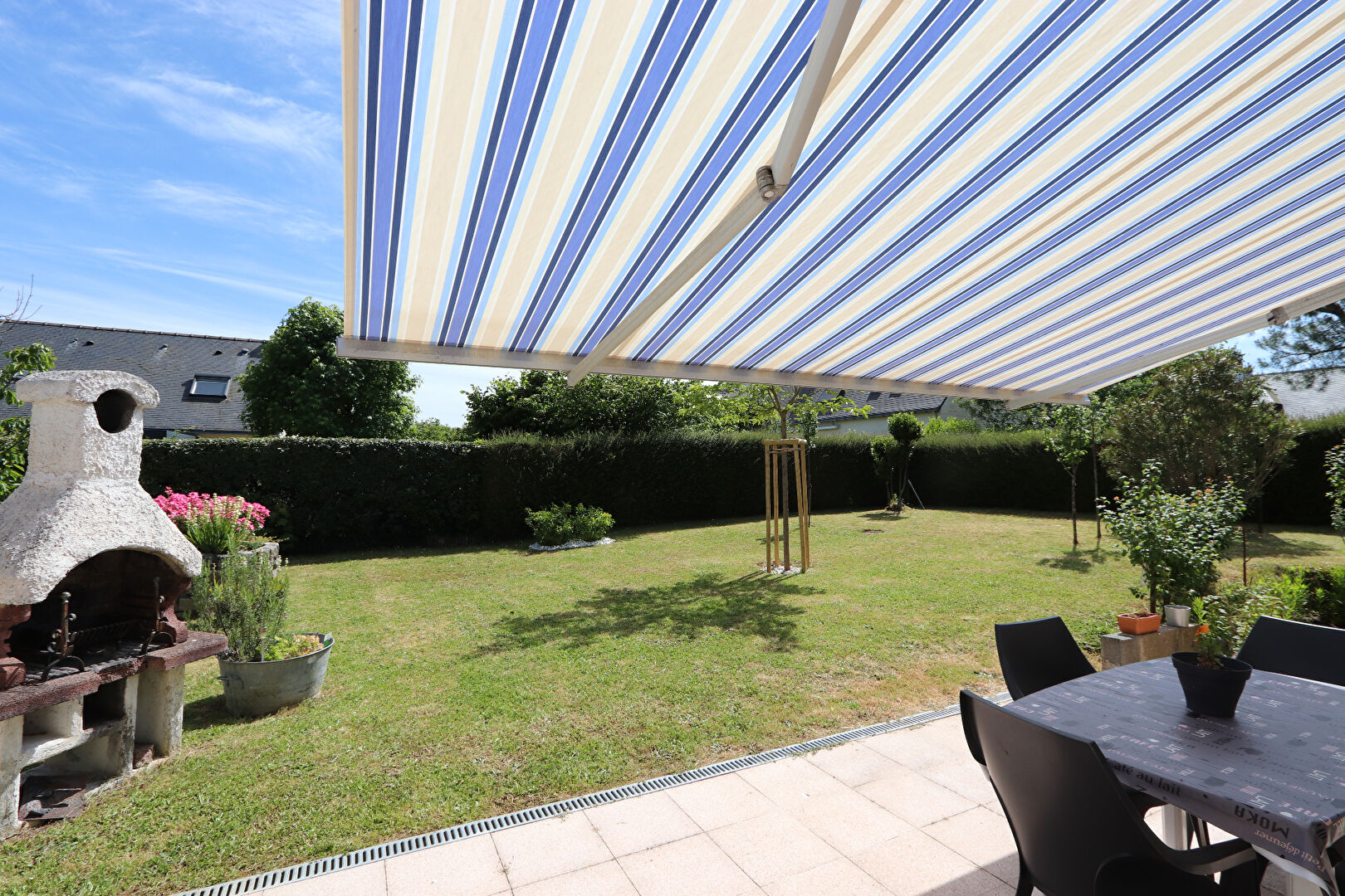 Maison familiale 180 m² surface utile, non mitoyenne avec grand jardin et garage