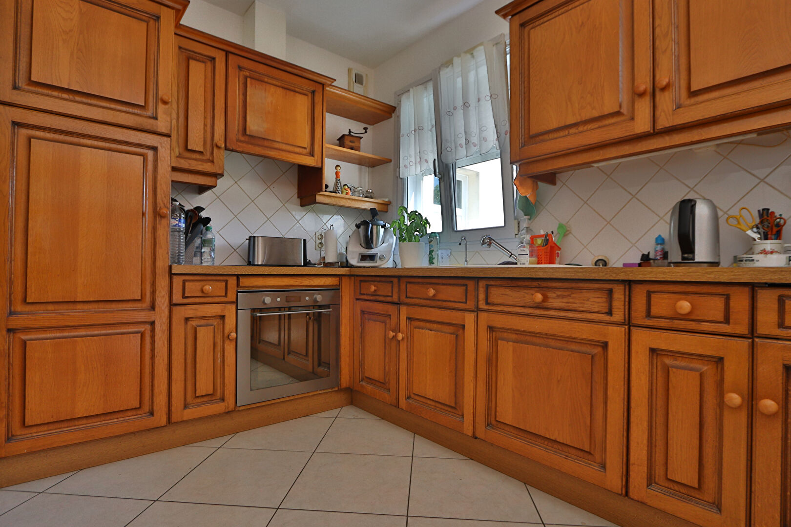Maison familiale 180 m² surface utile, non mitoyenne avec grand jardin et garage