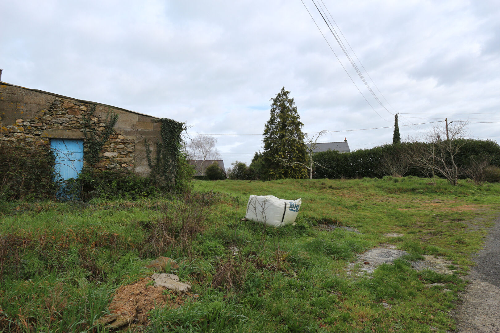 Beau terrain constructible Crossac 730 m², exposé Est/Ouest, viabilisation à prévoir