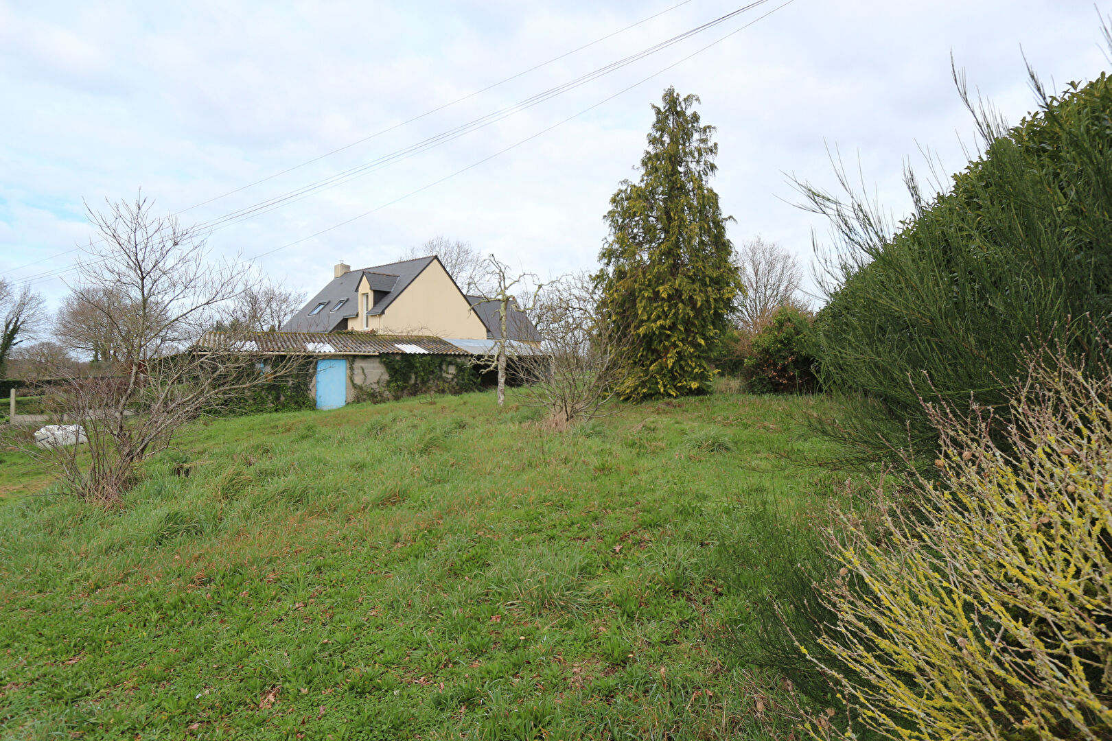 Beau terrain constructible Crossac 730 m², exposé Est/Ouest, viabilisation à prévoir