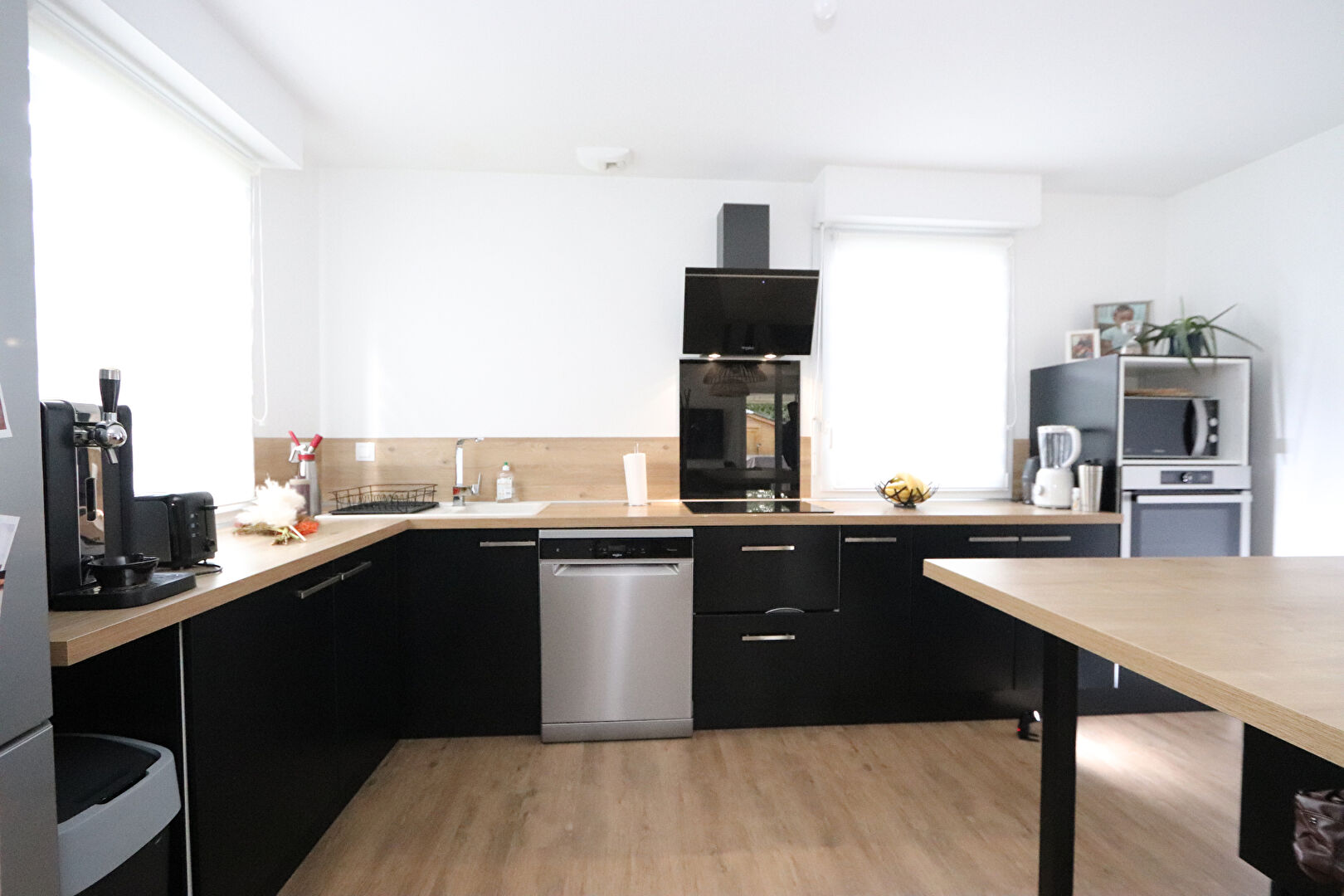 Maison familiale récente, en parfait état, non mitoyenne, 4 chambres, jardin avec terrasse