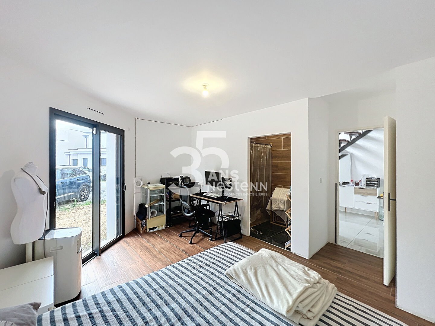 Contemporaine avec vie de plain-pied, 4 chambres, grande pièce de vie, 5min gare de Trelazé