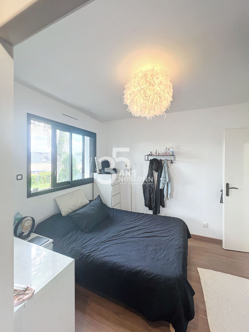 Contemporaine avec vie de plain-pied, 4 chambres, grande pièce de vie, 5min gare de Trelazé