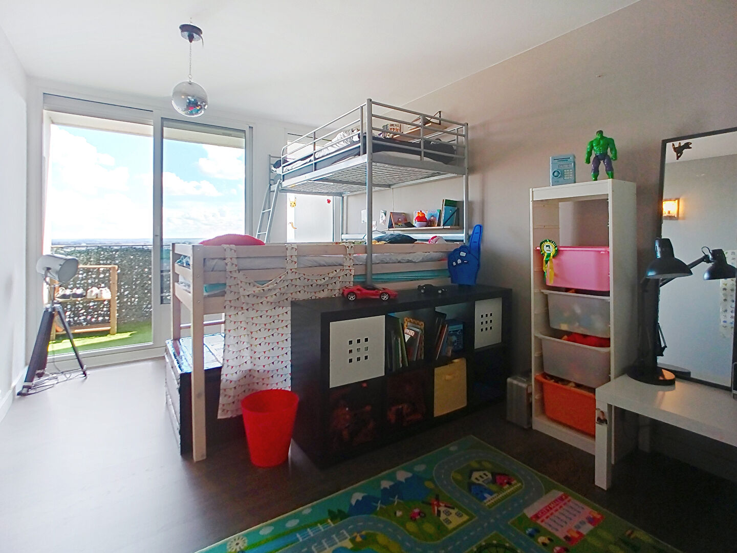 Appartement  T2bis à vendre de 69 m² avec ascenseur, balcon et vue Imprenable sur Angers.
