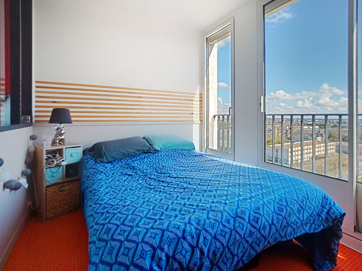 Appartement  T2bis à vendre de 69 m² avec ascenseur, balcon et vue Imprenable sur Angers.
