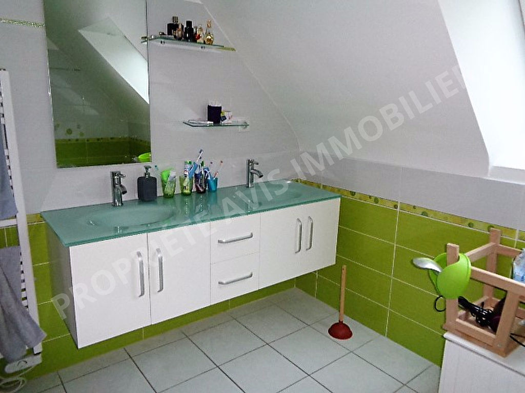 Contemporaine QUINTIN 4 Chambres vie de plain pied