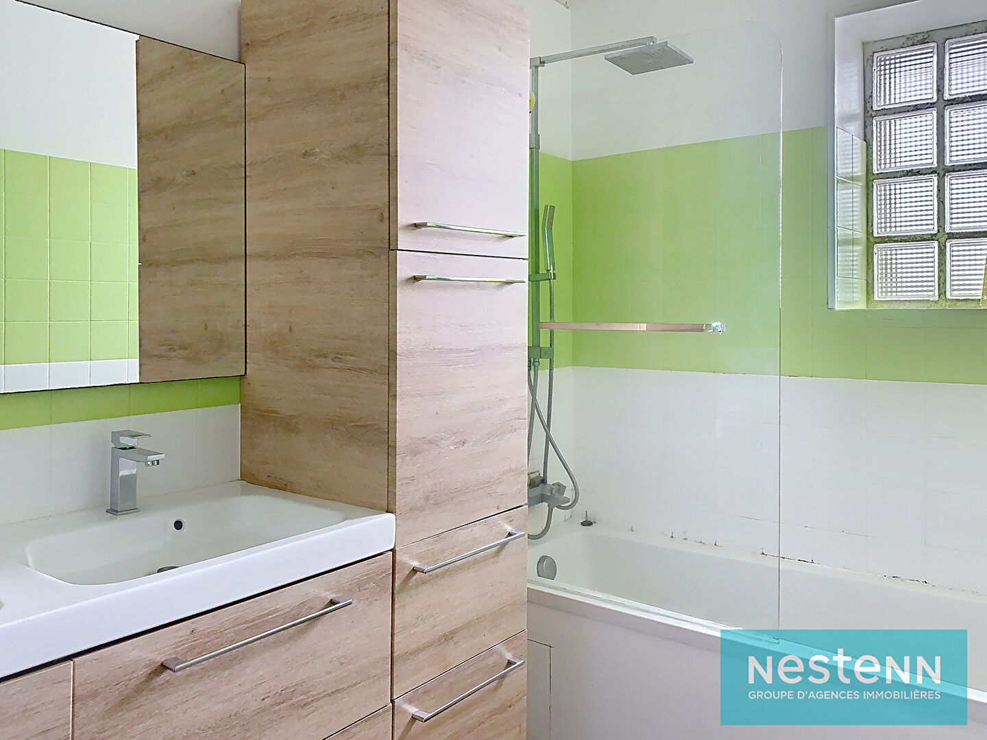 Maison  2 chambres / 693 m² de terrain / En plein coeur du bourg d'Hénon