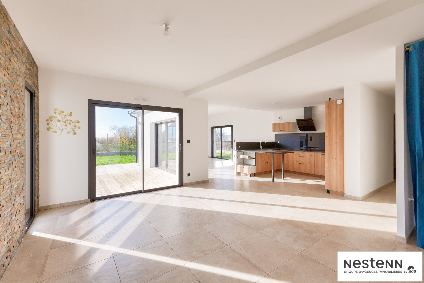 Maison à Plaintel, petit lotissement, 149 m² habitables, 4 chambres + bureau, sur 550 m² de jardin