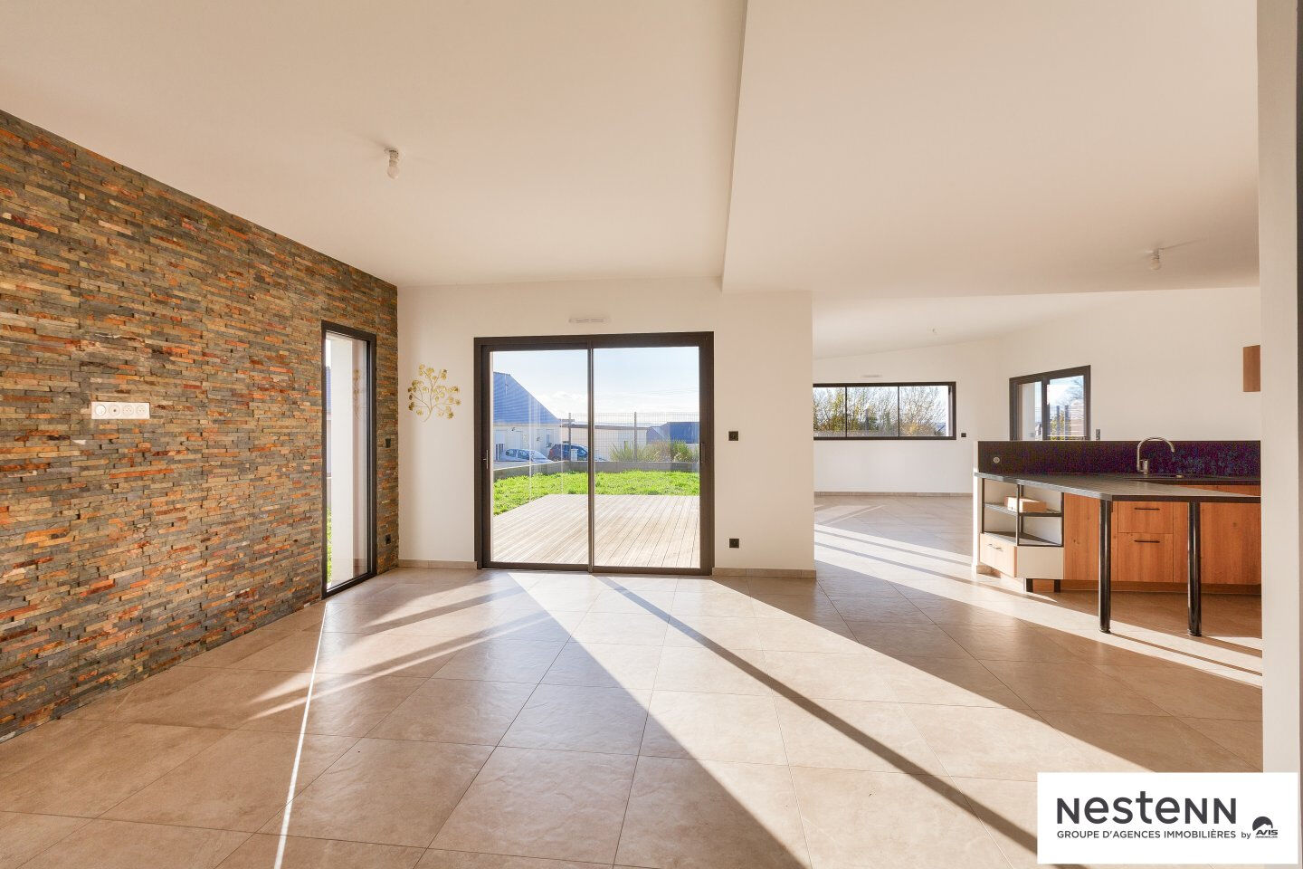 Maison à Plaintel, petit lotissement, 149 m² habitables, 4 chambres + bureau, sur 550 m² de jardin