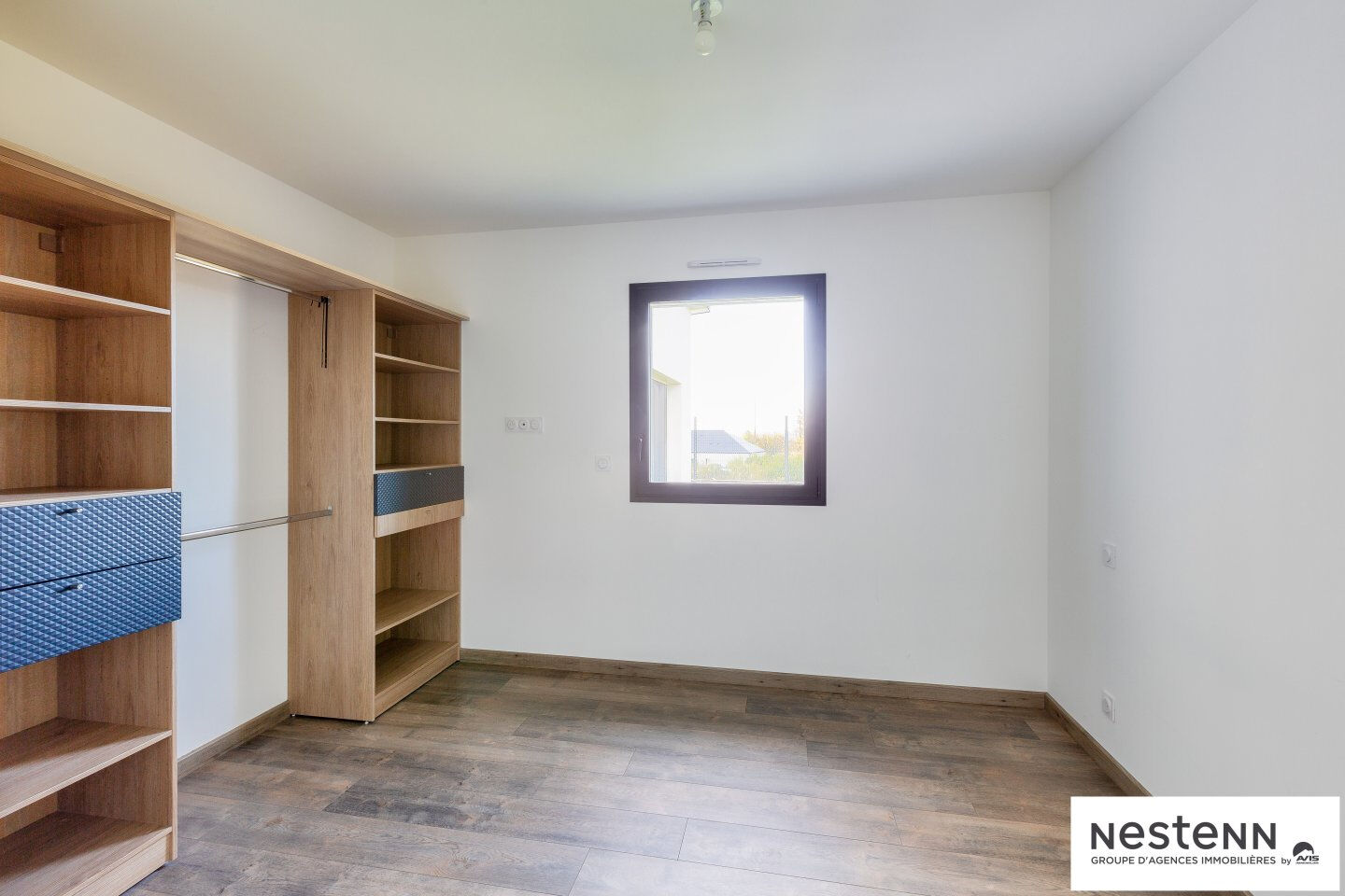 Maison à Plaintel, petit lotissement, 149 m² habitables, 4 chambres + bureau, sur 550 m² de jardin