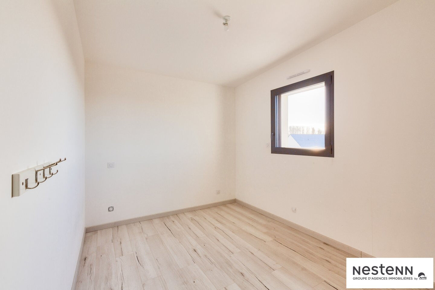 Maison à Plaintel, petit lotissement, 149 m² habitables, 4 chambres + bureau, sur 550 m² de jardin