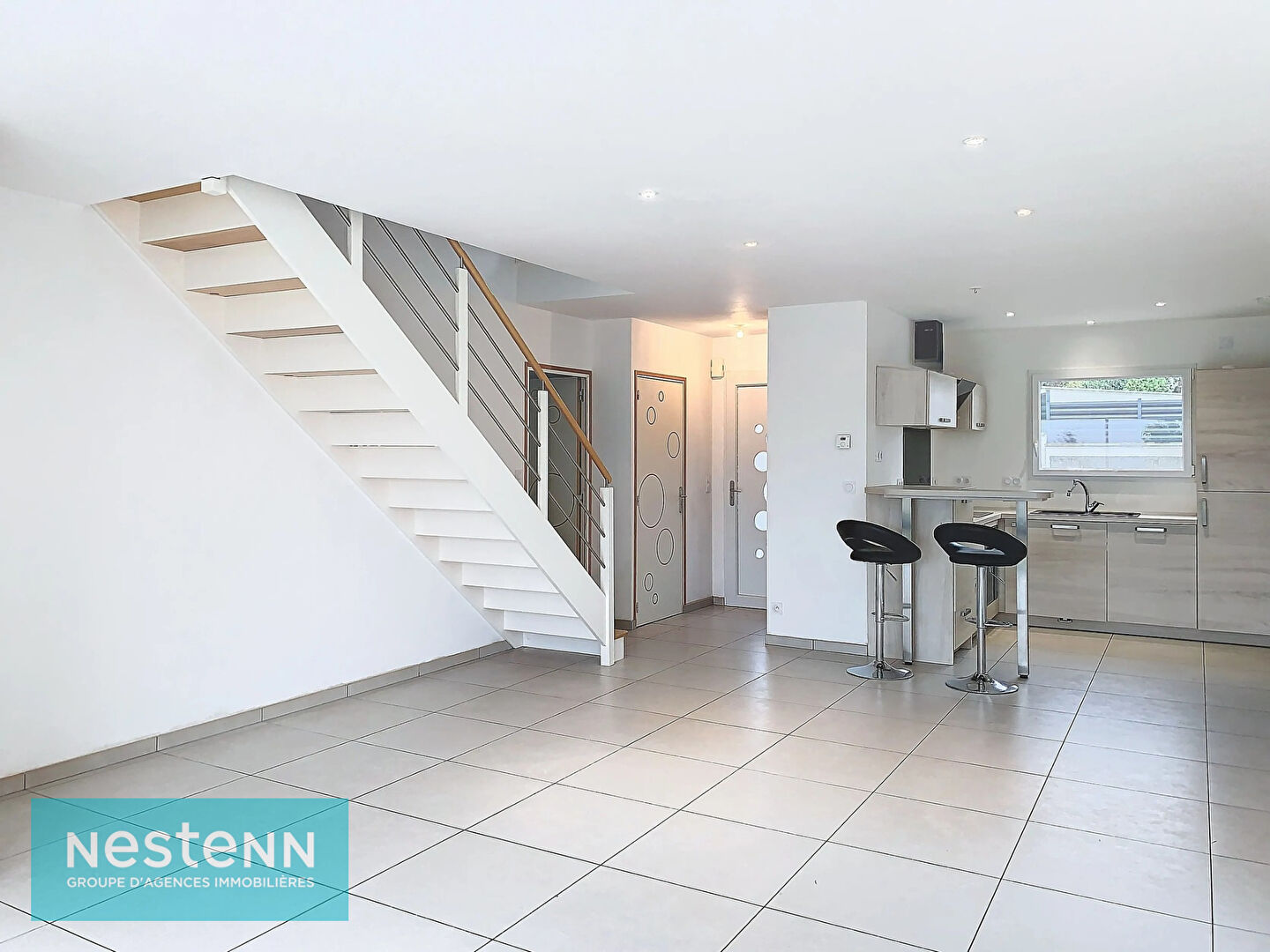 Maison plein centre Saint Donan de 120 m2, 4 chambres, beaux volumes