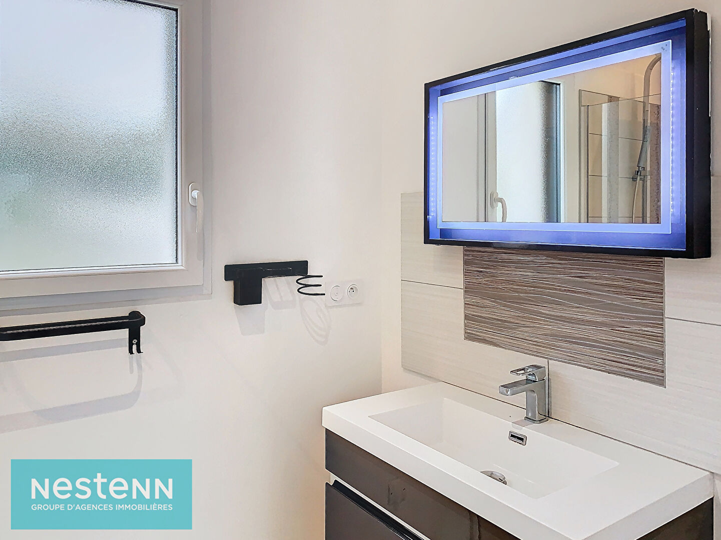 Maison plein centre Saint Donan de 120 m2, 4 chambres, beaux volumes