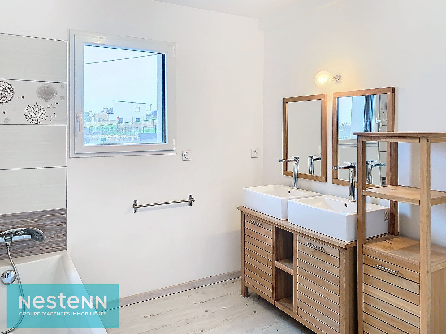 Maison plein centre Saint Donan de 120 m2, 4 chambres, beaux volumes