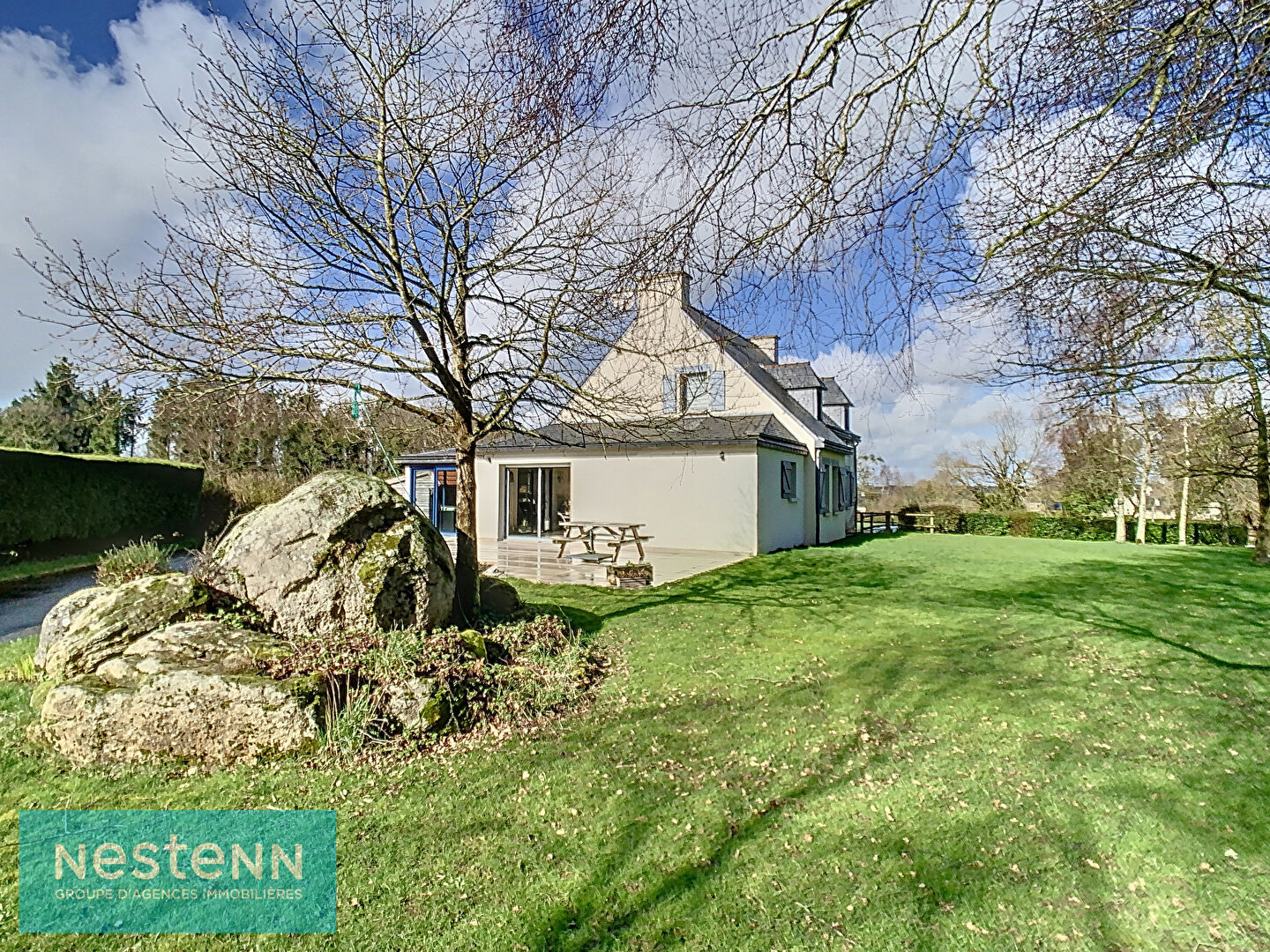 Maison Saint Brandan, côté Plaintel, 4 chambres, vie de plain pied, sur un terrain d'environ 5500 m² avec box à chevaux !