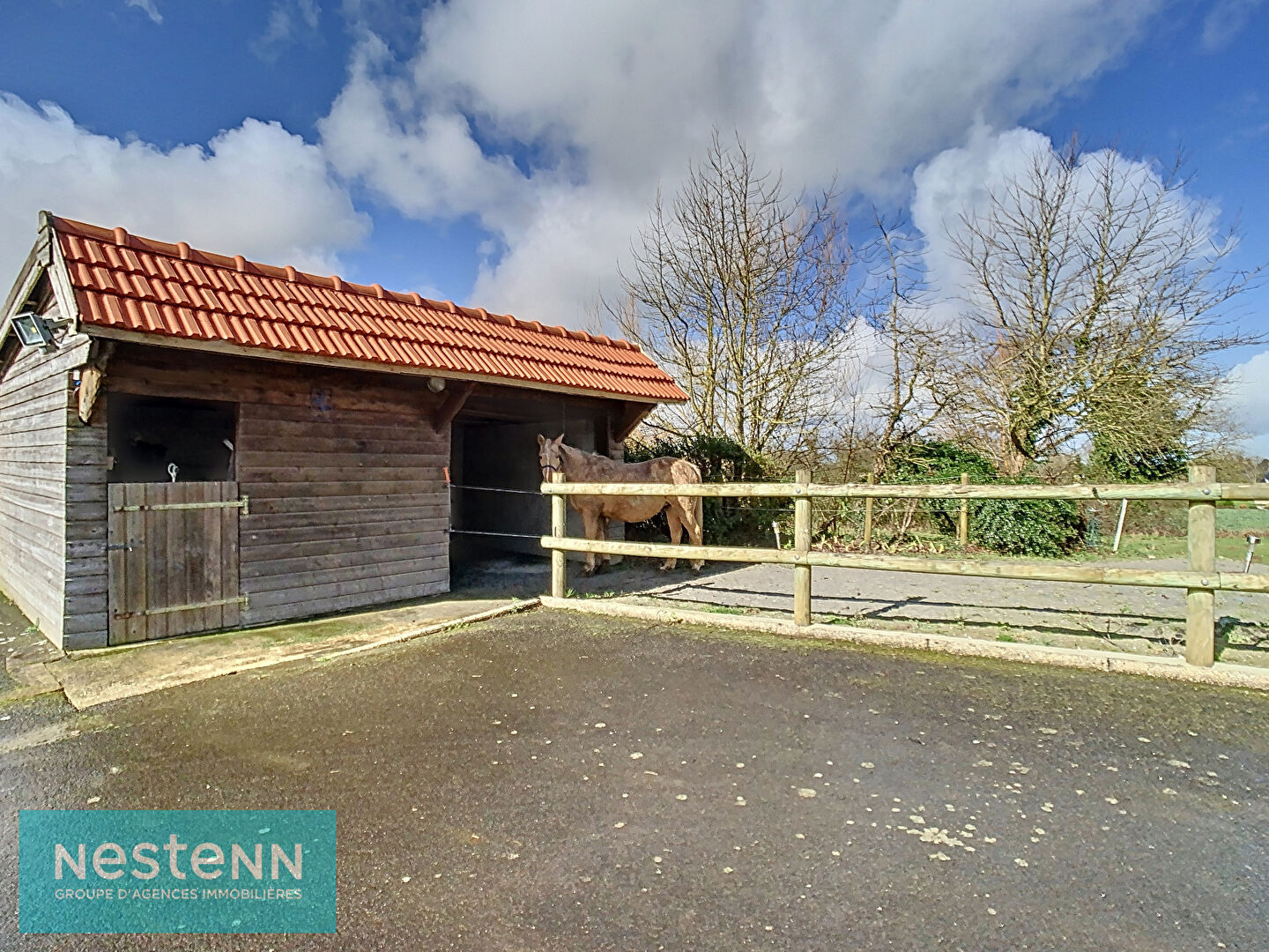 Maison Saint Brandan, côté Plaintel, 4 chambres, vie de plain pied, sur un terrain d'environ 5500 m² avec box à chevaux !