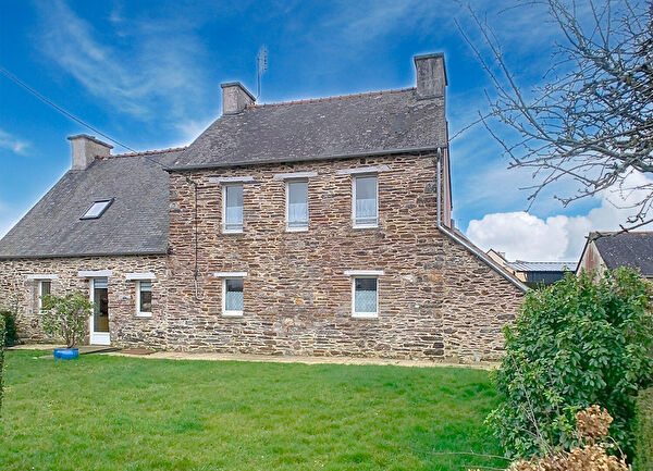 Vente par agence immobiliere à Uzel (22460)