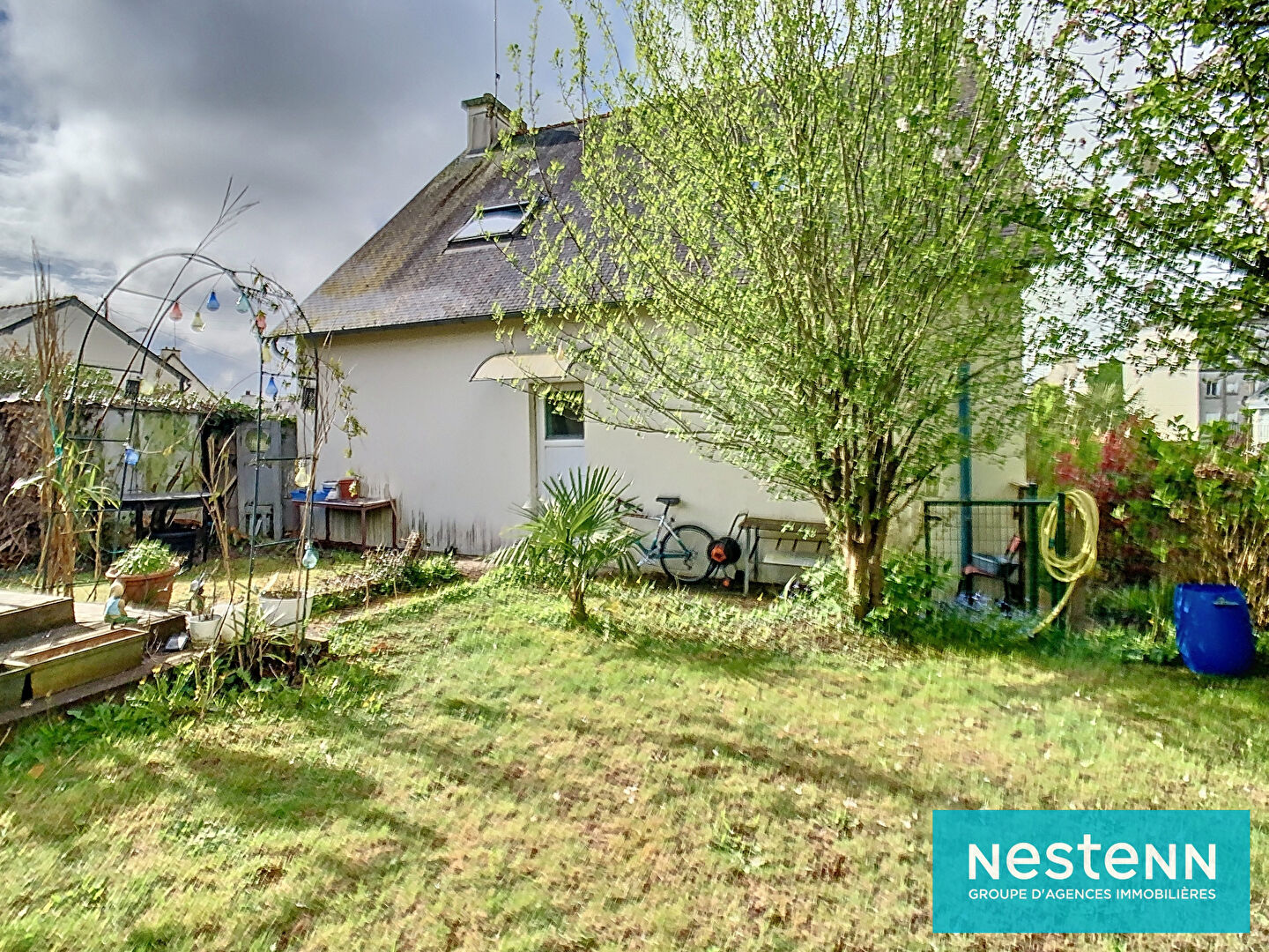 Maison sur sous sol total, 4 chambres, Quintin, jardin 480 m²