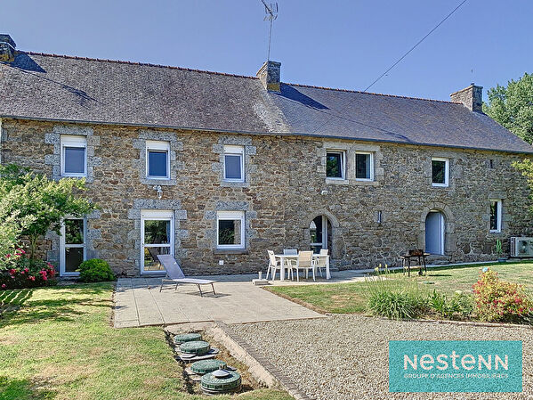 Vente par agence immobiliere à Uzel (22460)