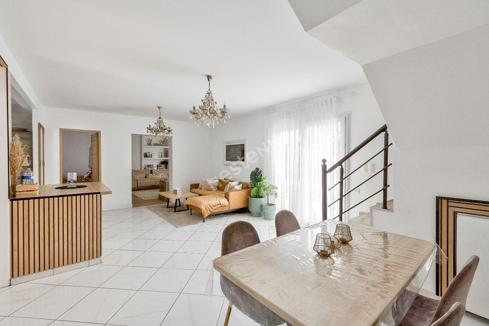 MAISON CONTEMPORAINE HABITABLE DE PLAIN PIED PROCHE CENTRE
