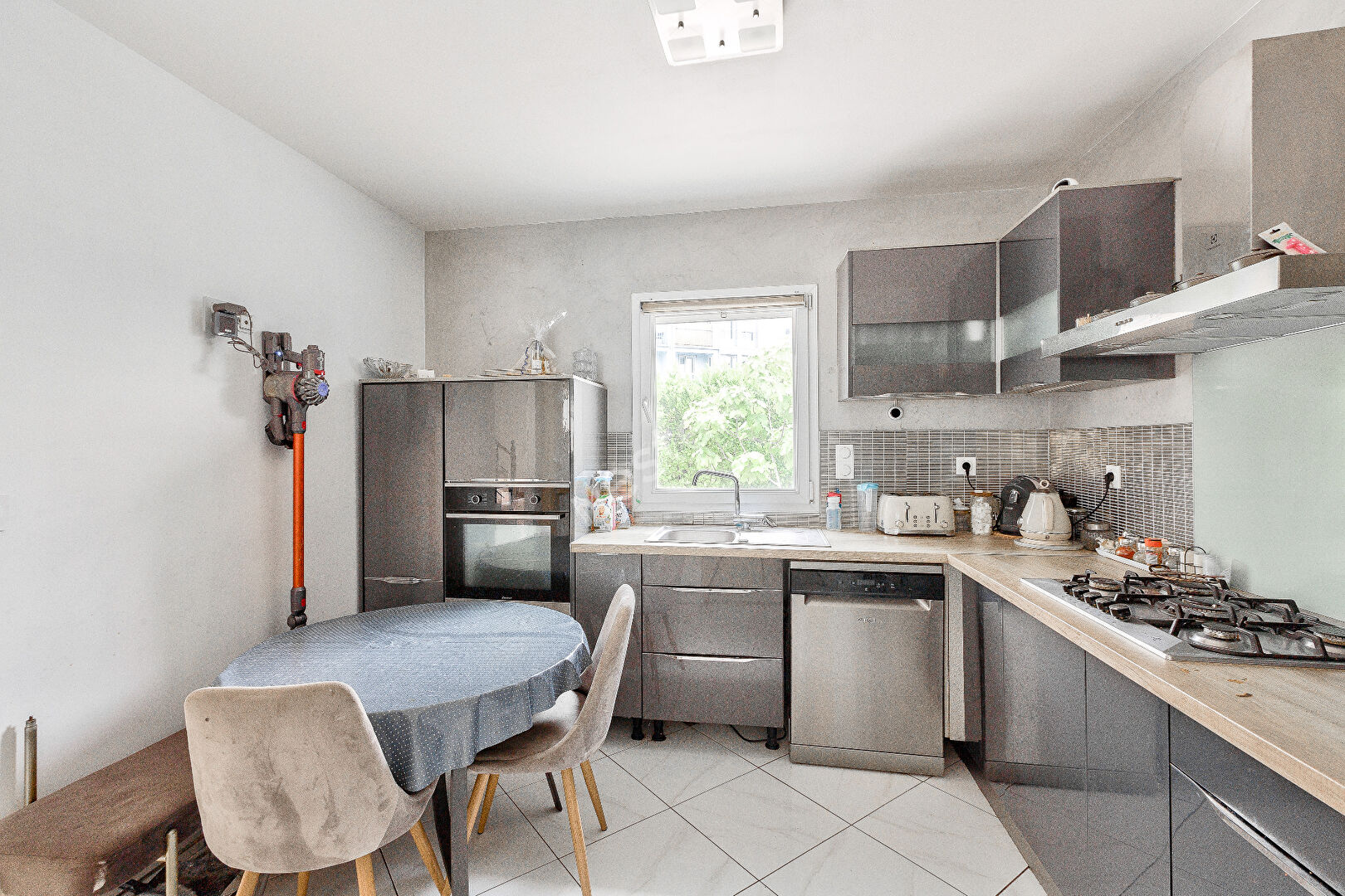 MAISON CONTEMPORAINE HABITABLE DE PLAIN PIED PROCHE CENTRE