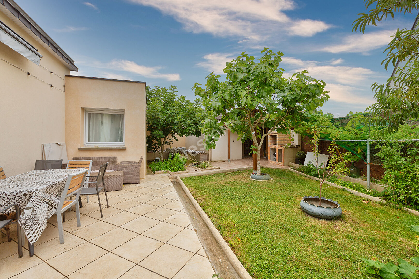 MAISON CONTEMPORAINE HABITABLE DE PLAIN PIED PROCHE CENTRE